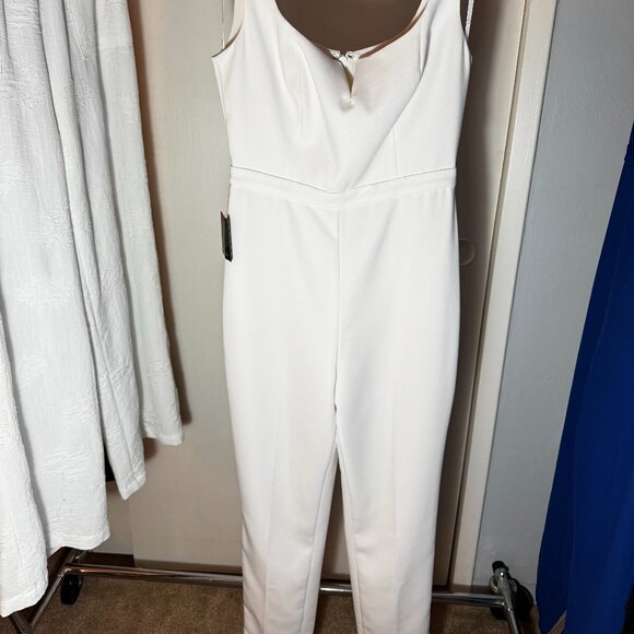 BEBE Bright White Crepe V Notch Jumpsuit Size 6 S/M NWT ($129) - Picture 4 of 9